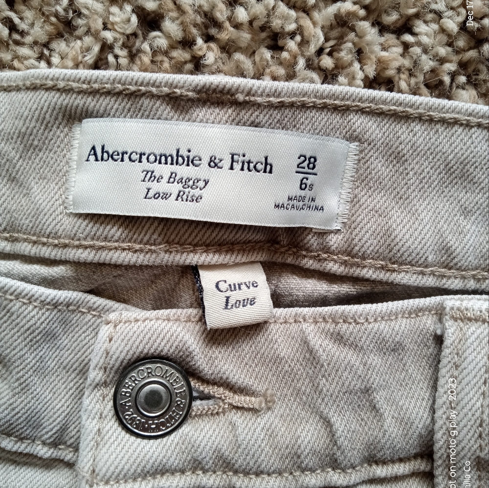 Abercrombie & Fitch Curve Love The Low Rise Baggy Jean Light Gray Short Size 28 - Picture 3 of 7